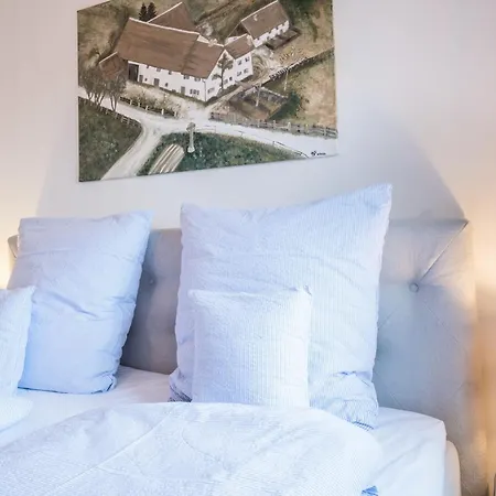 Josef Apartman *